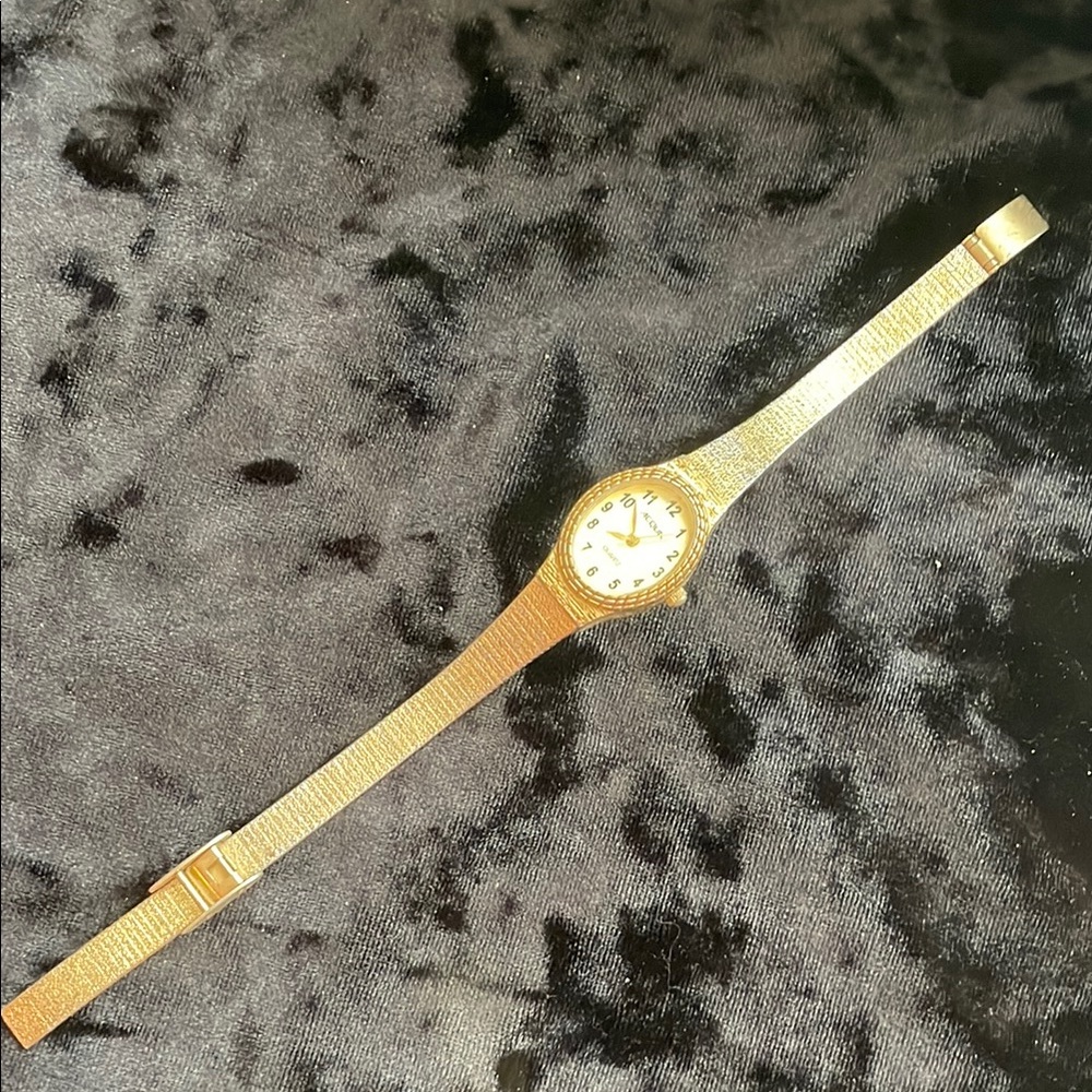 Acqua Ladies Gold Wristwatch